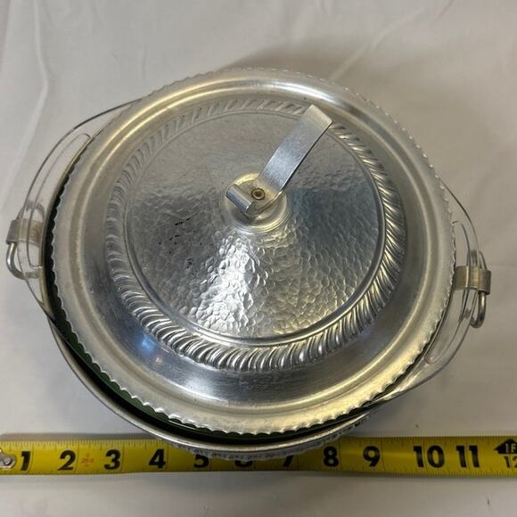 VTG 1950s Hammered Aluminum Covered Casserole Dish with 1.5 qt Pyrex Insert - Picture 9 of 12